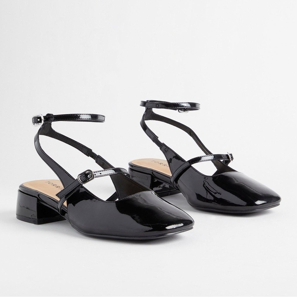 Strappy Micro Heel (WW)